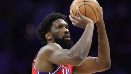 欧亿体育娱乐-高效表现！恩比德17中10&amp;罚球10中9 得到30分9篮板4助攻