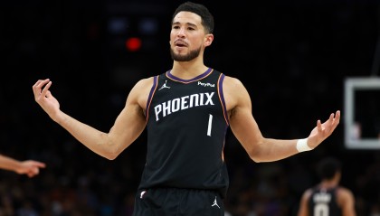 欧亿体育-布克谈战绩：我们清楚球队天赋 用正确方式打球这是一直在做的