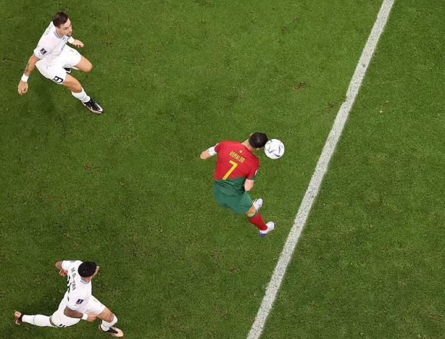 1669676439987051412.jpg 65021679-11470023-image-a-72_166.jpg